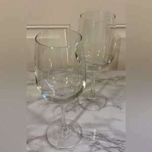Elegant Clear Wine Glass Set